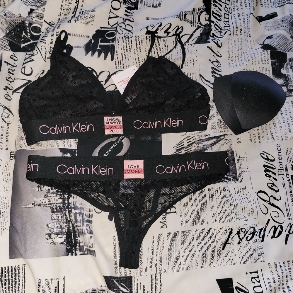 Calvin Klein Black  Mesh Heart Bralette Size Large